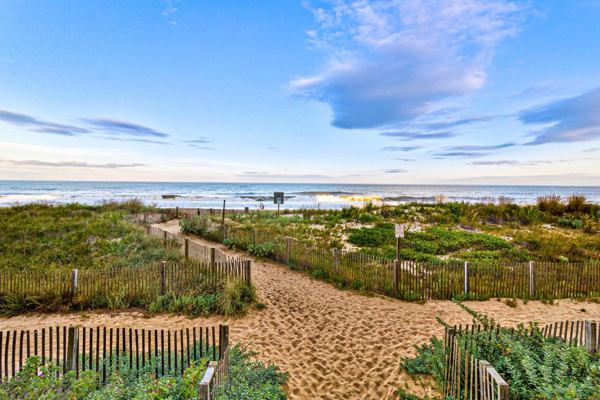 Golden Sands Ocean City Room photo