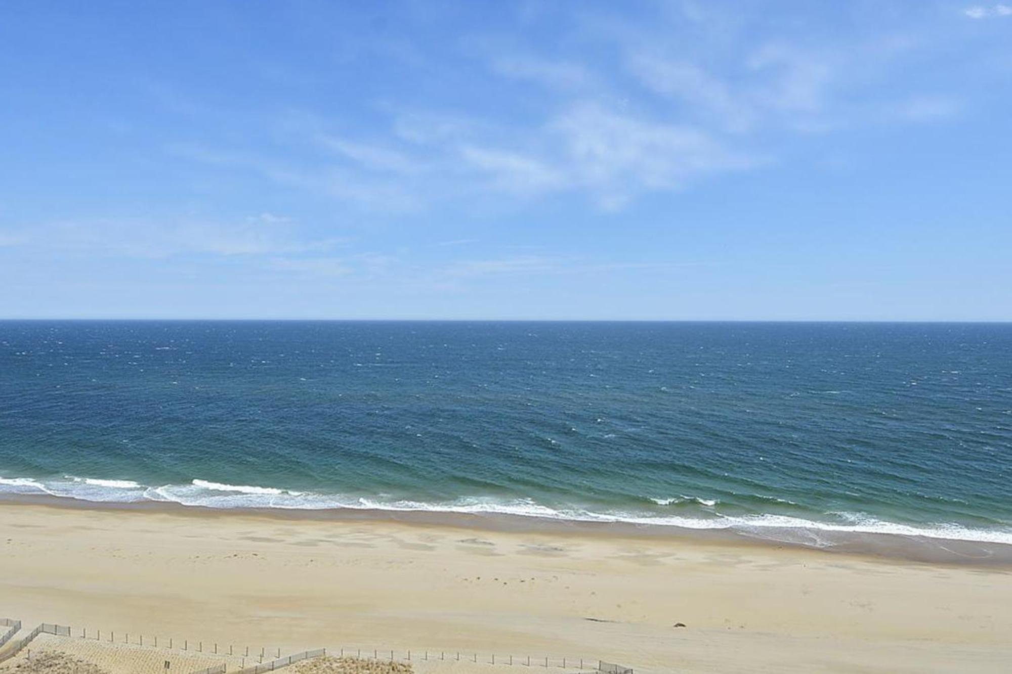 Golden Sands Ocean City Room photo